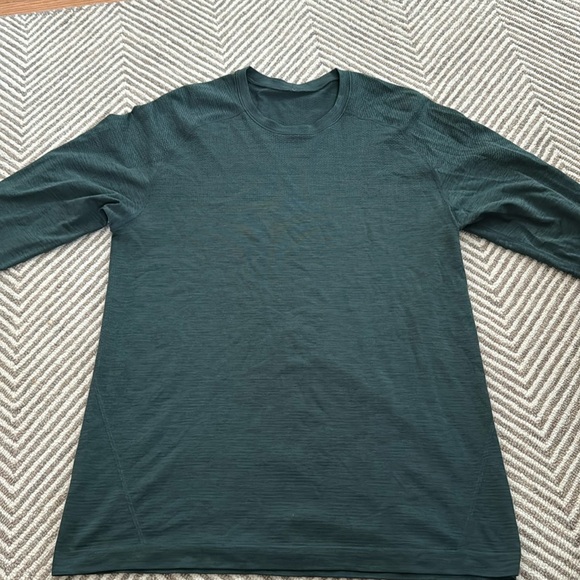 lululemon athletica Other - Lululemon Metal Vent Tech Long Sleeve